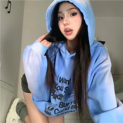他从火光中走来
